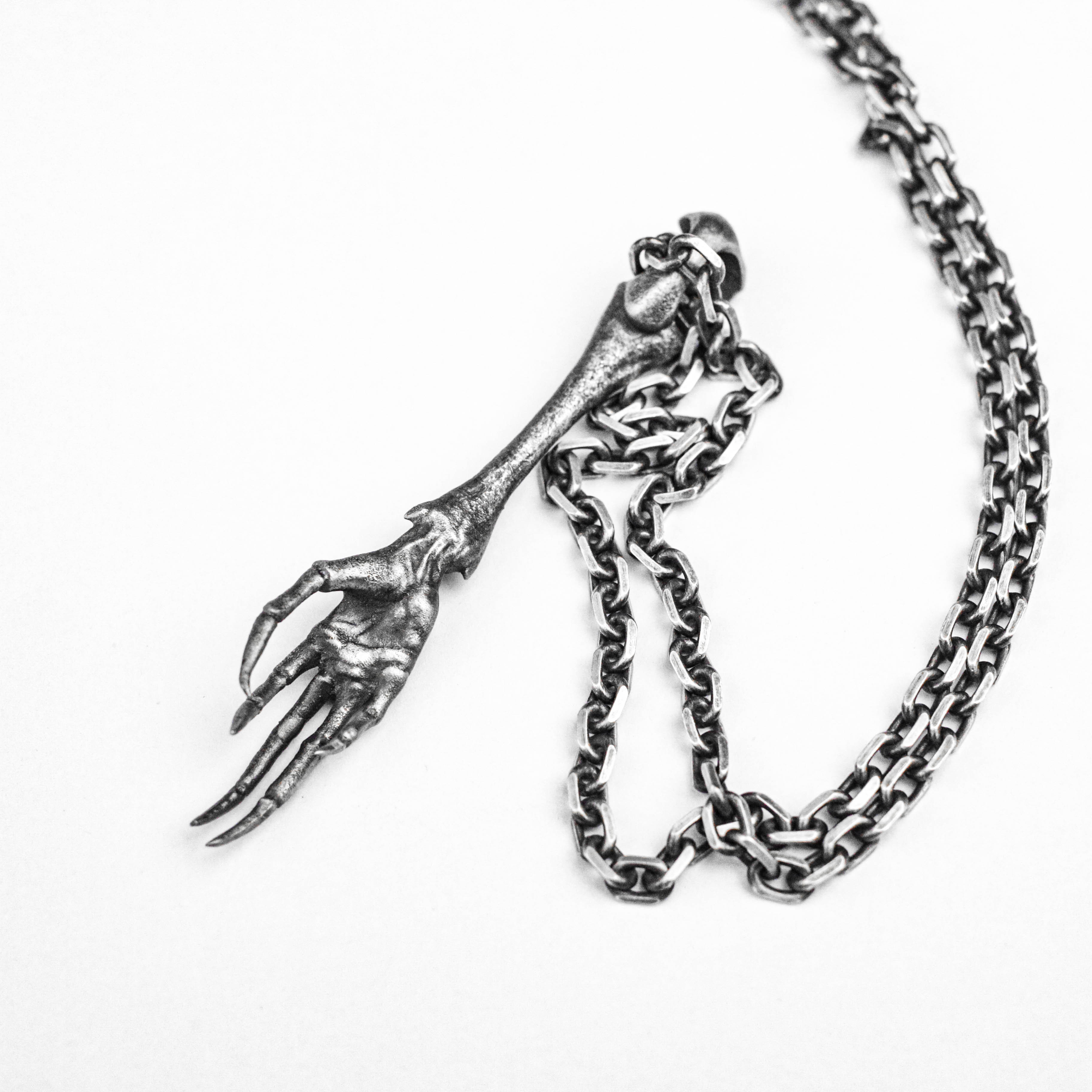 枯葉お化けの手シルバーペンダント、悪魔の爪ペンダント レトロペンダント、機械式手飾り 悪魔ペンダント、キーホルダー