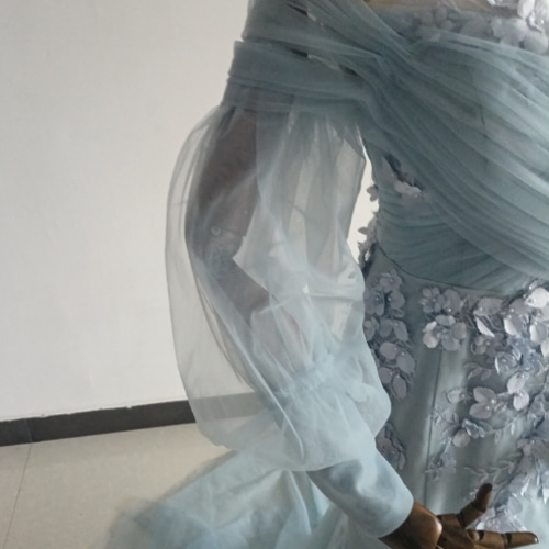 高品質！ ウエディングドレス オフショルダー 短トレーン ふわふわ袖  