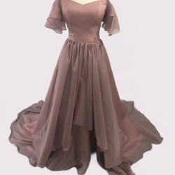 ウェディングドレス 薄ピンク カラードレス オフショル ラッフルフリル 可愛い 前撮り 1枚目の画像