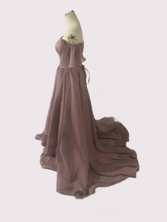 ウェディングドレス 薄ピンク カラードレス オフショル ラッフルフリル 可愛い 前撮り 4枚目の画像
