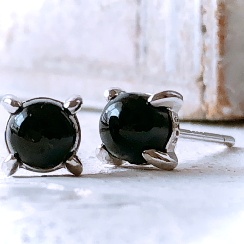 マルモページ 14Kgf❩ 大人シック✧ブラックオニキスのピアスチャーム マルモページ 14Kgf❩ 大人シック✧ブラックオニキスのピアス