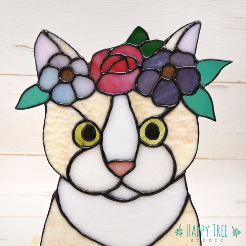 蝶々を見つめる可愛い子猫 ヴィンテージ ステンドグラス お花畑 絵画