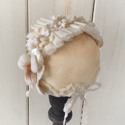 ドール用染め花のヘッドドレス（MLフリー・アンティークホワイト) 1枚目の画像