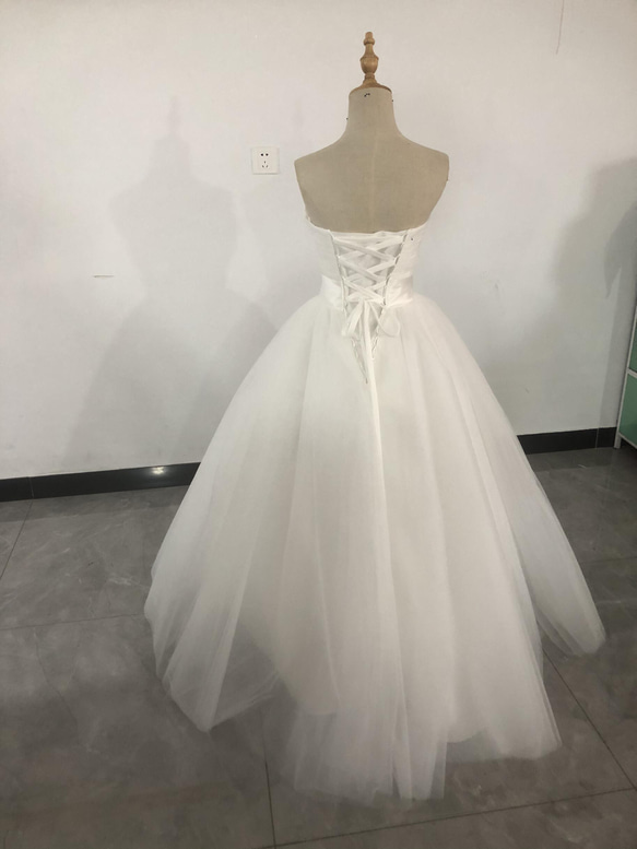 大人気 再々販 可愛い ハートカット チュールタック 素敵なウエディングドレス フロア丈 結婚式 衣 4枚目の画像
