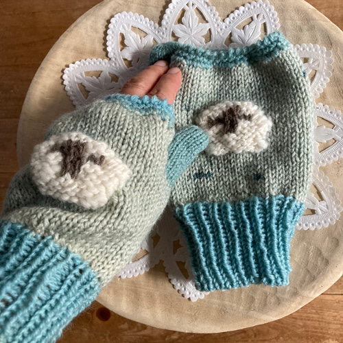 ハンドメイド☆羊さん柄とボアのネックウォーマー ハンドメイド☆羊さん柄とボアのネックウォーマー