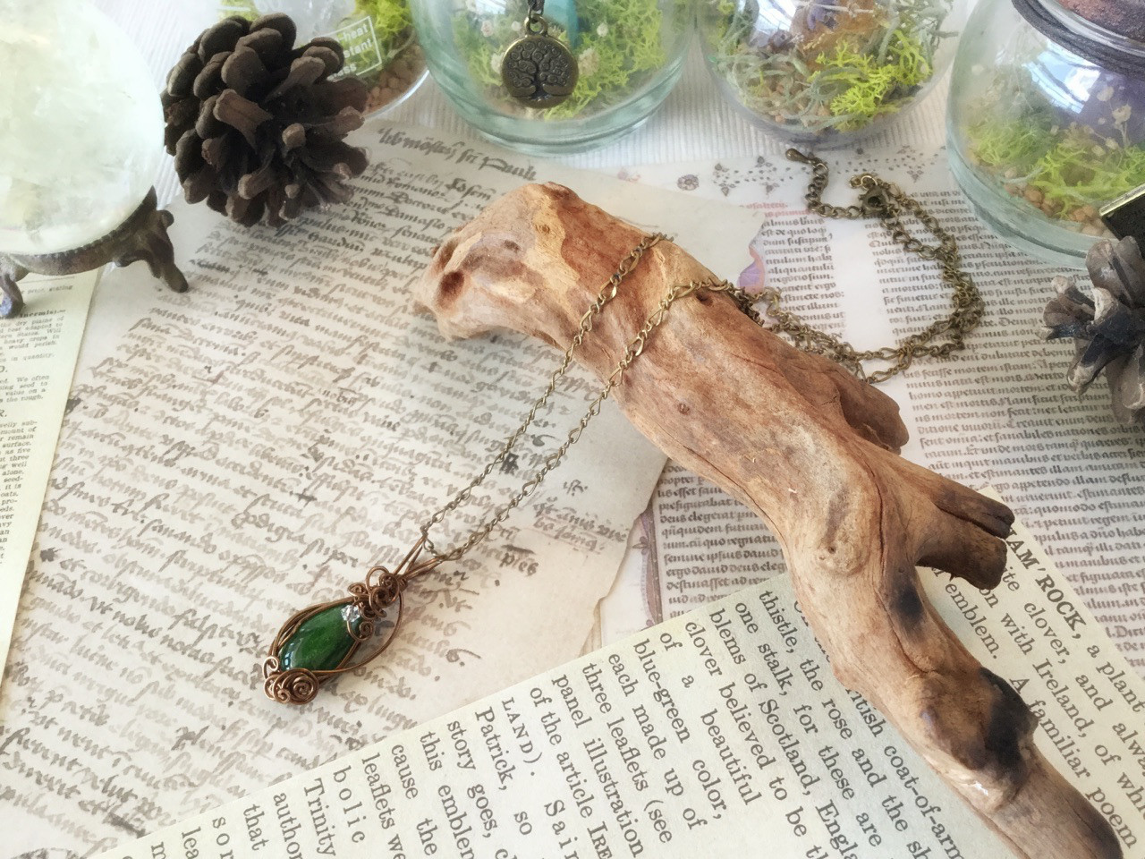 クロムダイオプサイドのワイヤーペンダント