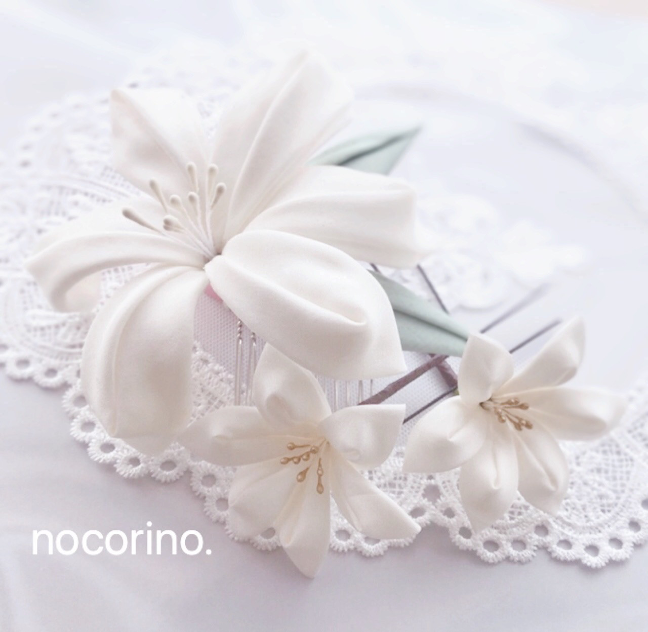 つまみ細工　髪飾り　百合　成人式　卒業式　白無垢　ウエディング