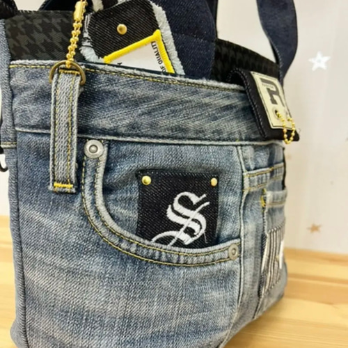 【デニム＆古着リメイク】 トートバッグ＆ミニポーチセット デニムリメイクトートバッグ コインポーチセット - メルカリ