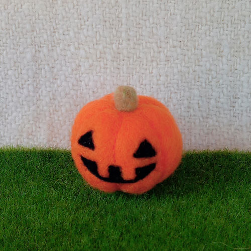 ハロウィンだから〜黒ねこになったぶたちゃん 羊毛フェルト Mt.maru