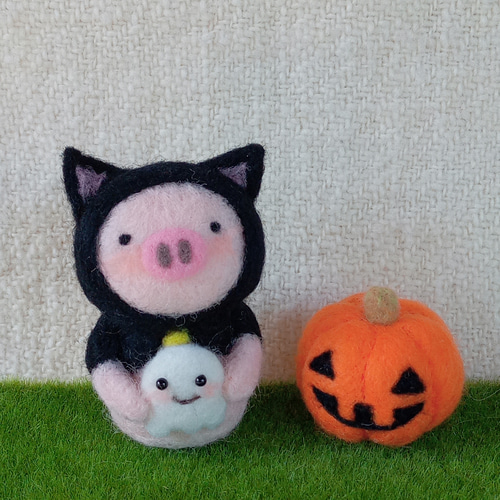 ハロウィンだから〜黒ねこになったぶたちゃん 羊毛フェルト Mt.maru