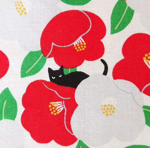 【受注制作】黒猫さんと椿柄の巾着袋 ３カラー 9枚目の画像
