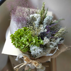 紫陽花アナベルとスモークツリーと夏草のドライフラワースワッグ 2枚目の画像