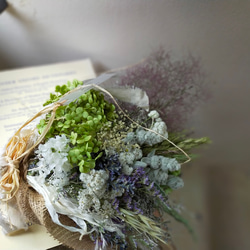 紫陽花アナベルとスモークツリーと夏草のドライフラワースワッグ 4枚目の画像