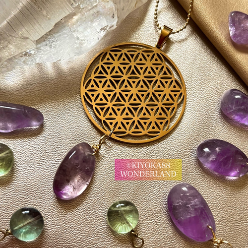 2025年は金色！フラワーオブライフ【神聖幾何学】貴女が内側から輝く