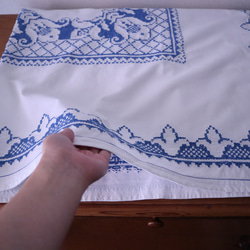 フランスの手仕事/フォークロアなお花の白抜き手刺繍 大判サイズのテーブルクロス　(ヴィンテージ シャビーシック） 10枚目の画像