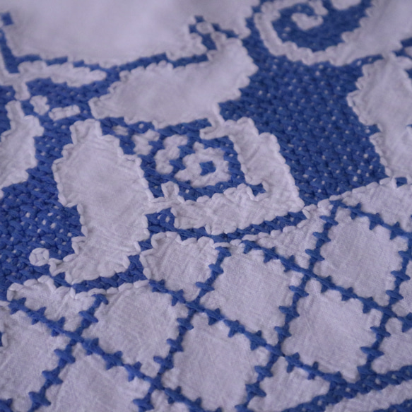フランスの手仕事/フォークロアなお花の白抜き手刺繍 大判サイズのテーブルクロス　(ヴィンテージ シャビーシック） 15枚目の画像