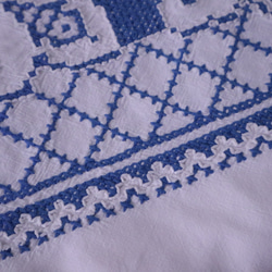 フランスの手仕事/フォークロアなお花の白抜き手刺繍 大判サイズのテーブルクロス　(ヴィンテージ シャビーシック） 14枚目の画像