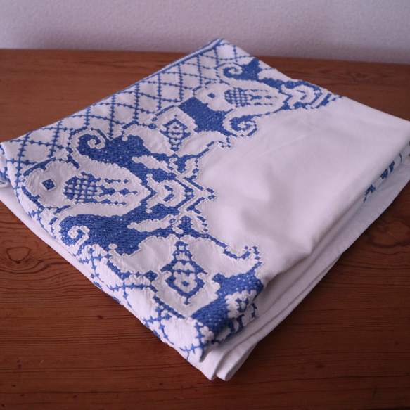 フランスの手仕事/フォークロアなお花の白抜き手刺繍 大判サイズのテーブルクロス　(ヴィンテージ シャビーシック） 12枚目の画像