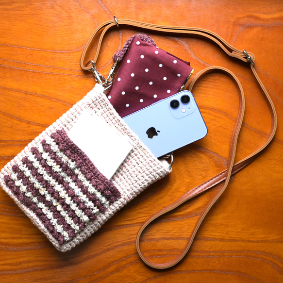 「ポケットがかわいい２wayスマホポシェット」（ピンク）　手編み　コットン素材 3枚目の画像