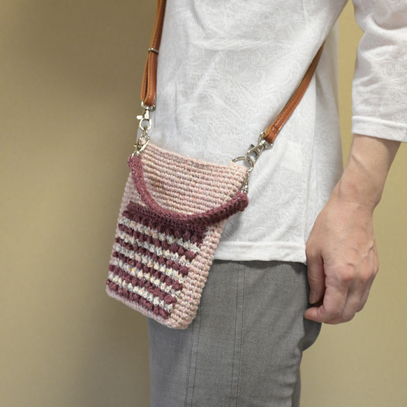 「ポケットがかわいい２wayスマホポシェット」（ピンク）　手編み　コットン素材 7枚目の画像