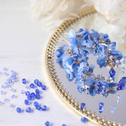 青い藤の花のピアス／イヤリング 2枚目の画像