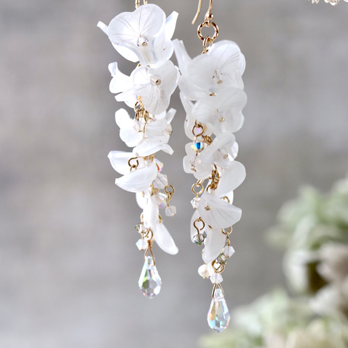 青い藤の花のピアス／イヤリング ピアス（フック・チェーン） ジュネ