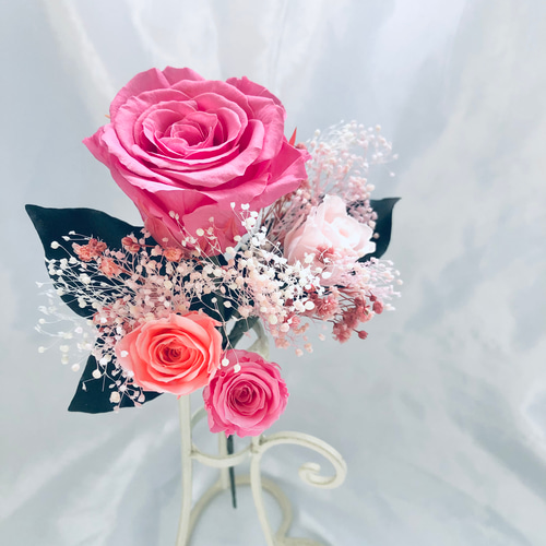 ピンクローズとミニ薔薇とかすみ草のふんわり花束（プリザーブド