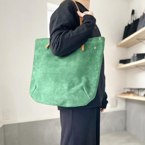牛床ベロアと極厚オイルヌメの丸型トートバッグ L-size【グリーン