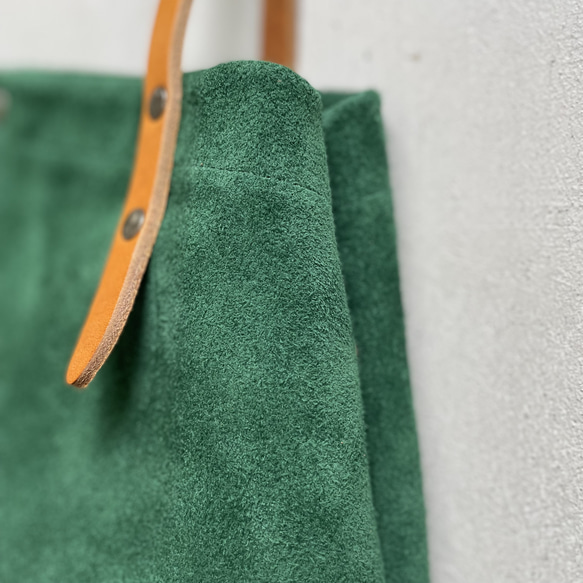 牛肉絲絨+特厚油泥圓手提袋【綠色】 第5張的照片