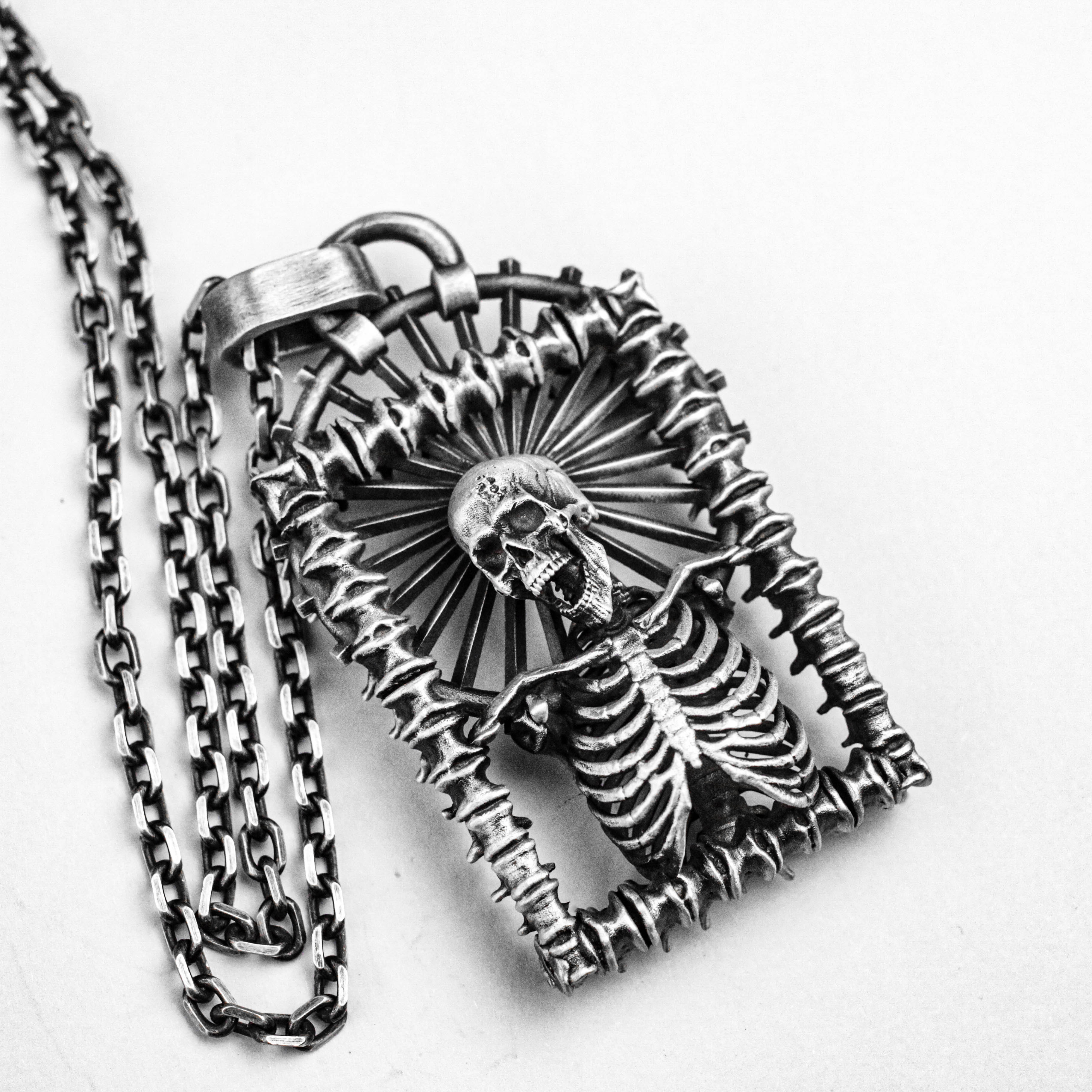 ソウルケージ 925 スターリングシルバーペンダント、トーテムスパインシルバーペンダント、スカルペンダント - 手作り