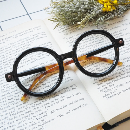 在庫限り販売終了》まん丸レトロメガネフレーム｜ブラック メガネ 杏や