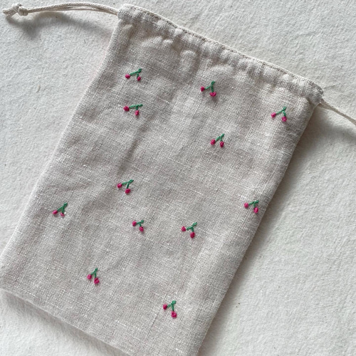 ◇SALE◇さくらんぼ刺繍のリネン巾着 巾着袋 Lanliina 通販