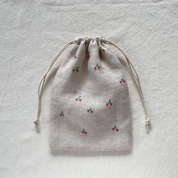 専用★ラスト✳︎ハンドメイド✳︎ 巾着　リネン生地　さくらんぼ刺繍 ◇SALE◇さくらんぼ刺繍のリネン巾着 巾着袋 Lanliina 通販
