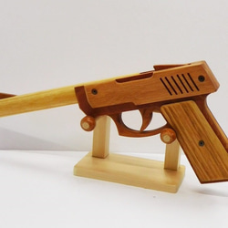 木製　鉄砲　ナチュラルカラー　輪ゴム　インテリア　木のおもちゃ 5枚目の画像