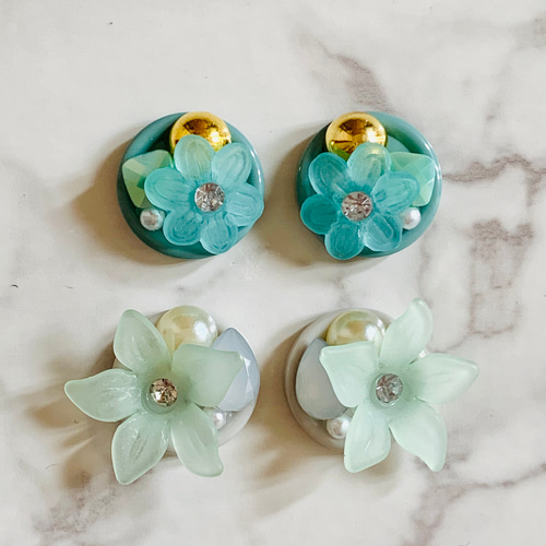 12 ハンドメイドピアス　アリス追加 ハンドメイド ピアス バラ×アリス - メルカリ