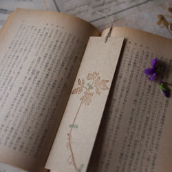 [壓花書籤3張裝] 紫羅蘭含羞草銀蓮花 / 34×130mm / 凸版印刷 第4張的照片