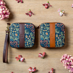 花柄レザー半円形ポーチ カービング ポーチ 王様とゆかいな仲間達 通販