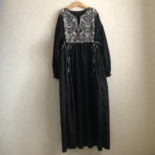 新品タグ付き】作家 mer. ぽわん袖 ロングワンピース ウィリアム
