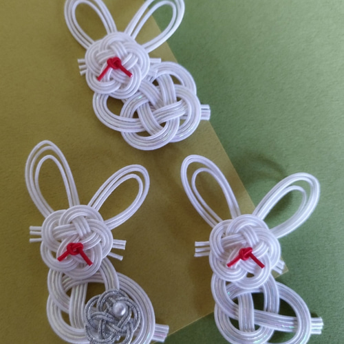 3匹の水引干支ウサギちゃん 2023年 兎年 その他素材 梅乃-Mizuhikiya