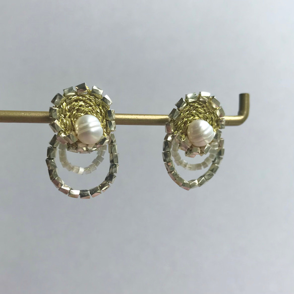 queen earrings 女王の耳飾り 刺繍ピアスorイヤリング 5枚目の画像