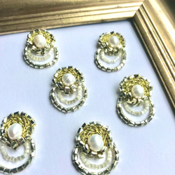 queen earrings 女王の耳飾り 刺繍ピアスorイヤリング 3枚目の画像