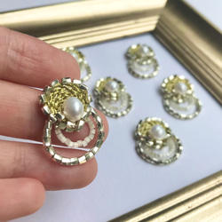 queen earrings 女王の耳飾り 刺繍ピアスorイヤリング 4枚目の画像