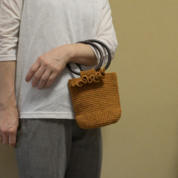 「フリルがかわいいミニバッグ」　手編み　コットン素材 5枚目の画像