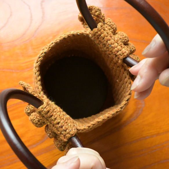 「フリルがかわいいミニバッグ」　手編み　コットン素材 2枚目の画像