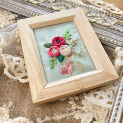 刺繍フレーム Rose bouquet ローズ・ブーケ 壁掛けファブリックパネル インテリアパネル 1枚目の画像