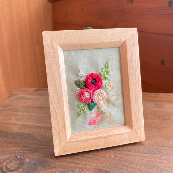 刺繍フレーム Rose bouquet ローズ・ブーケ 壁掛けファブリックパネル インテリアパネル 7枚目の画像