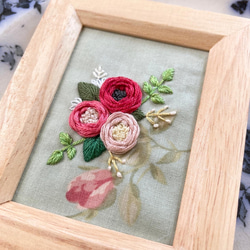 刺繍フレーム Rose bouquet ローズ・ブーケ 壁掛けファブリックパネル インテリアパネル 4枚目の画像