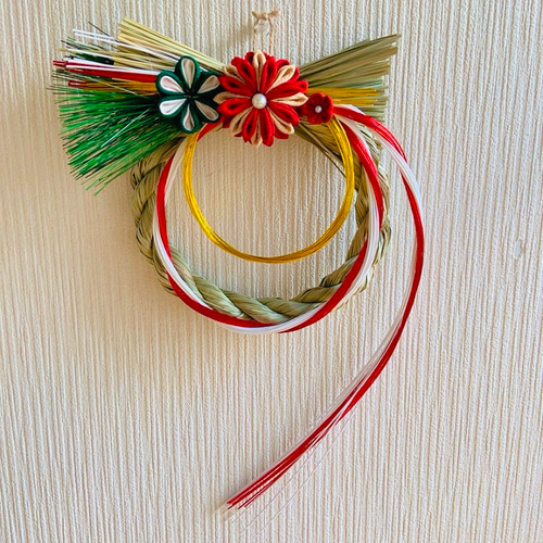 つまみ細工 しめ縄飾り 正月用 つまみ細工 万寿菊と緑の六枚花 超早割