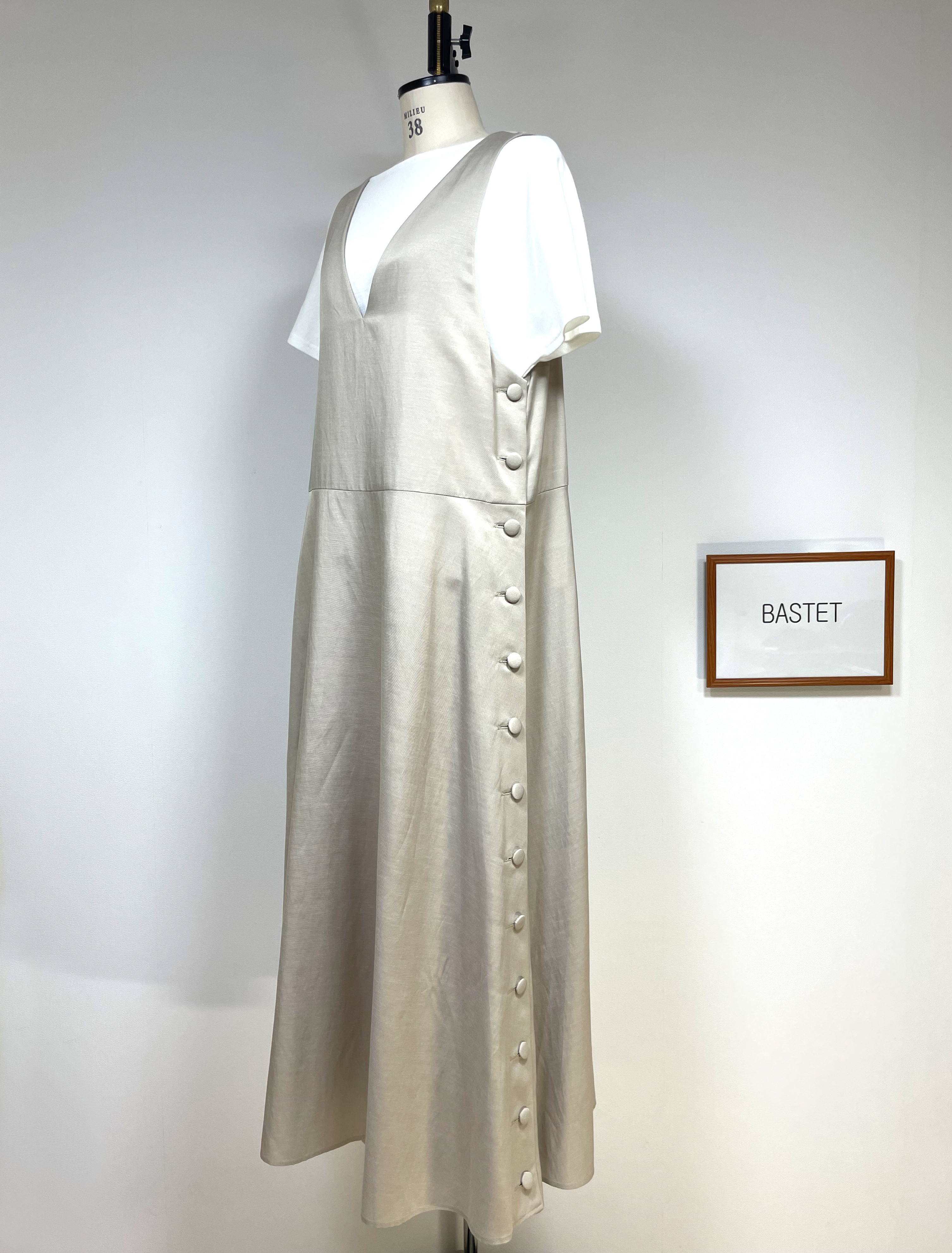 ボタンジャンパースカート