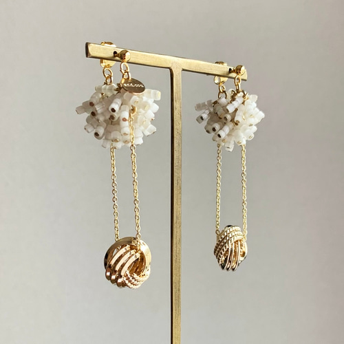 フランス製ヴィンテージビーズとゴールドノットのピアス✳︎イヤリング  